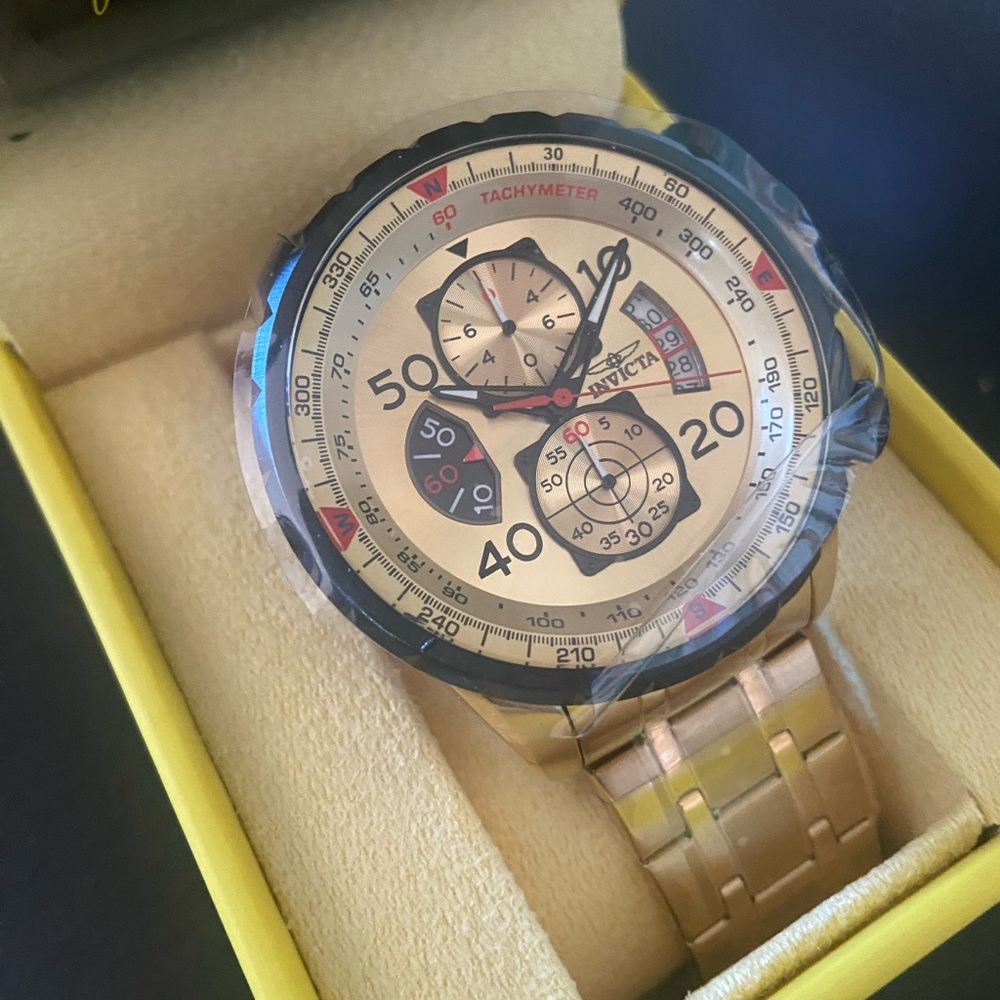 Invicta Men’s Aviator analog display Japanese Quartz watch
